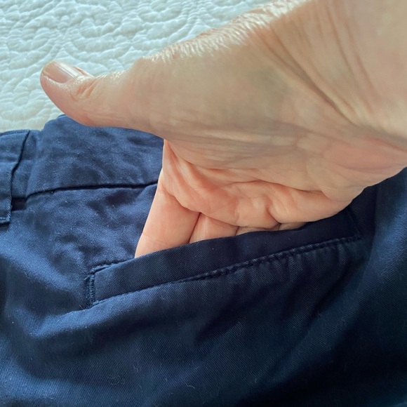 Tommy Hilfiger Chino Bermuda Shorts Navy Mid Rise Size 6 - Picture 7 of 11
